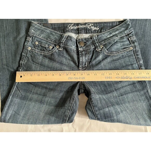 American Eagle Jeans Womens Real Flare Medium Wash Size 4 Short Live Your Life - Picture 4 of 7